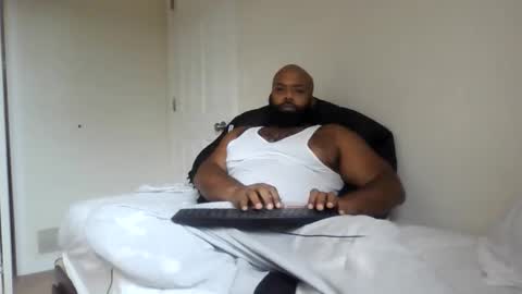 Snapshot of eddiejonez chatting on 10/31/25, 04:19 eddiejonez online show from 10/31/25, 04:19