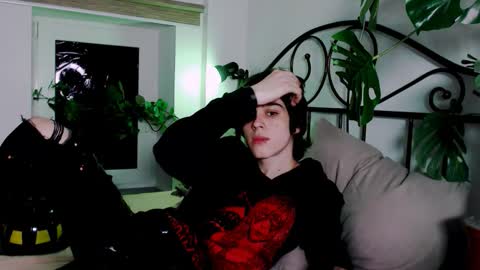 Snapshot of eddiesecret chatting on 03/02/26, 06:04 Eddie online show from 03/02/26, 06:04