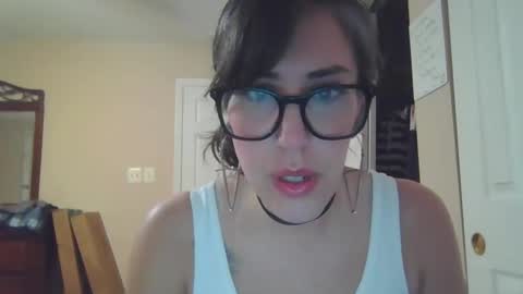 Snapshot of edengvse chatting on 04/05/26, 05:04 edengvse online show from 04/05/26, 05:04