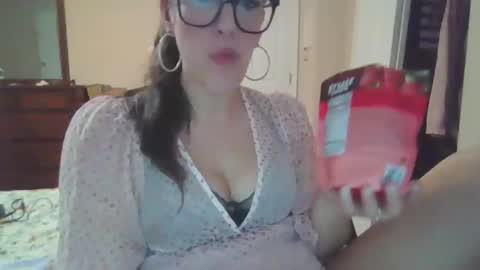 Snapshot of edengvse chatting on 04/08/26, 04:45 edengvse online show from 04/08/26, 04:45