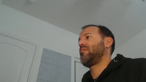 Snapshot of edge_masters chatting on 12/11/24, 08:28 EdgeM online show from 12/11/24, 08:28