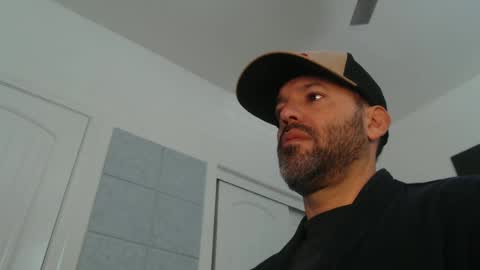 Snapshot of edge_masters chatting on 12/15/24, 04:59 EdgeM online show from 12/15/24, 04:59