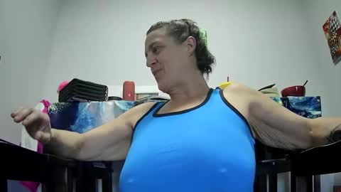 Snapshot of edgeofinsanity13 chatting on 12/12/24, 03:37 Angel online show from 12/12/24, 03:37