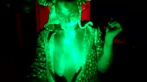 Snapshot of edgeofinsanity13 chatting on 12/21/24, 12:20 Angel online show from 12/21/24, 12:20