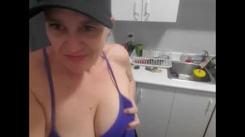 Snapshot of edgeofinsanity13 chatting on 02/26/25, 08:33 Angel online show from 02/26/25, 08:33