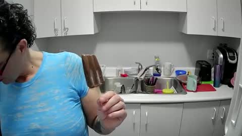 Snapshot of edgeofinsanity13 chatting on 02/28/25, 09:44 Angel online show from 02/28/25, 09:44