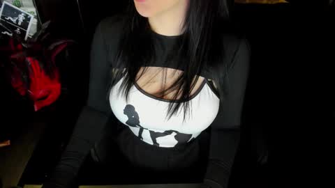 EdgeQueen69 online show from 12/18/25, 08:04