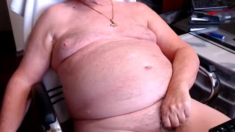 Snapshot of edginginedmonton chatting on 02/05/25, 05:31 edginginedmonton online show from 02/05/25, 05:31