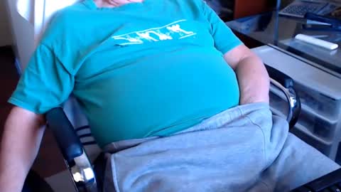 Snapshot of edginginedmonton chatting on 02/24/25, 08:58 edginginedmonton online show from 02/24/25, 08:58