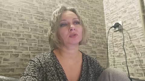 edithmanning online show from 01/17/25, 06:15