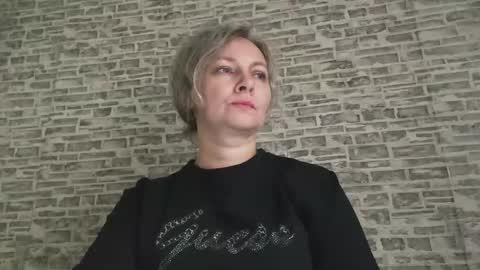 edithmanning online show from 10/31/25, 07:09