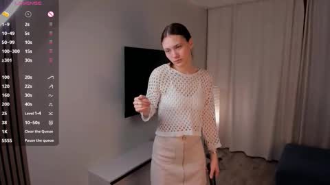 Snapshot of edlacarleton chatting on 11/17/25, 01:22 Nikki online show from 11/17/25, 01:22