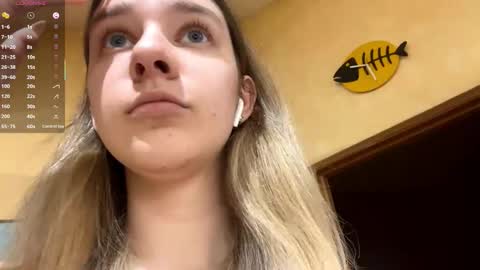 Snapshot of edlinhazleton chatting on 09/21/25, 04:41 Dana online show from 09/21/25, 04:41