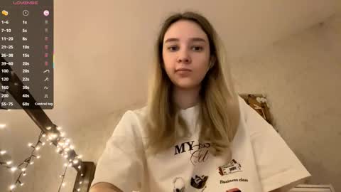 Snapshot of edlinhazleton chatting on 10/01/25, 03:51 Dana online show from 10/01/25, 03:51