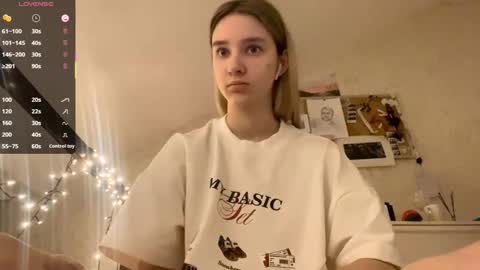 Snapshot of edlinhazleton chatting on 10/15/25, 03:39 Dana online show from 10/15/25, 03:39