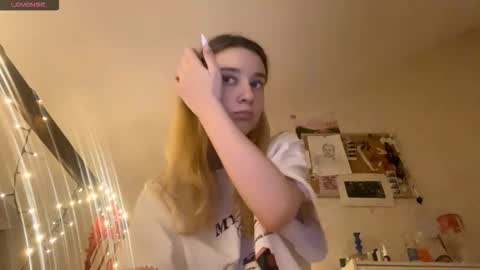 Snapshot of edlinhazleton chatting on 11/11/25, 06:19 Dana online show from 11/11/25, 06:19