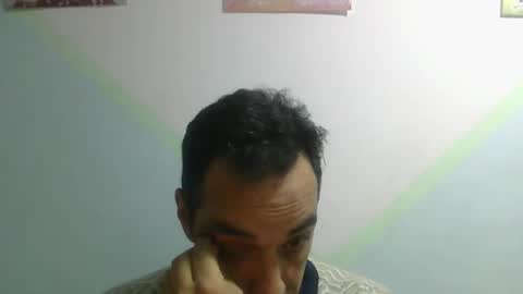 Snapshot of edw253 chatting on 05/19/26, 02:29 edw253 online show from 05/19/26, 02:29