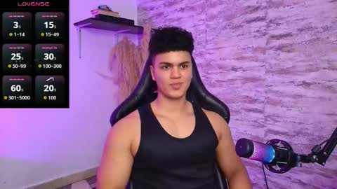 Snapshot of edward__clarck chatting on 10/19/25, 05:41 EDWARD CLARCK online show from 10/19/25, 05:41