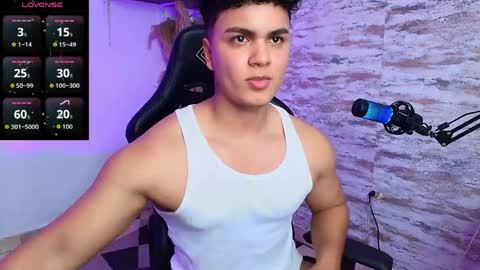 Snapshot of edward__clarck chatting on 04/19/26, 11:07 EDWARD CLARCK online show from 04/19/26, 11:07