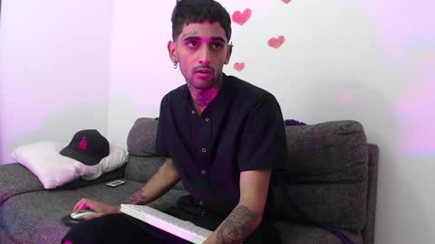 Snapshot of edward_johnsonn chatting on 09/21/25, 12:07 edward_johnsonn online show from 09/21/25, 12:07