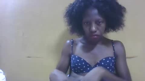 edwige770943 online show from 04/18/26, 06:28