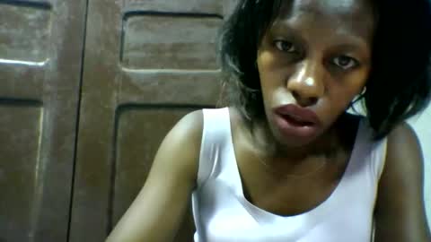 edwige770943 online show from 04/22/26, 04:52