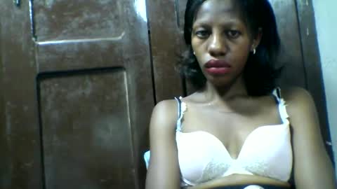 edwige770943 online show from 04/28/26, 03:44