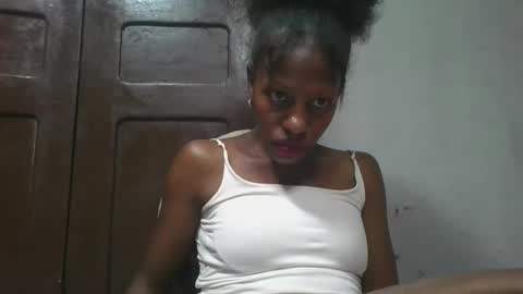 edwige770943 online show from 05/17/26, 03:52