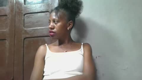 edwige770943 online show from 05/18/26, 04:13