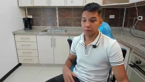 Snapshot of edwin_blaz chatting on 09/25/25, 04:38 edwin blaz. online show from 09/25/25, 04:38