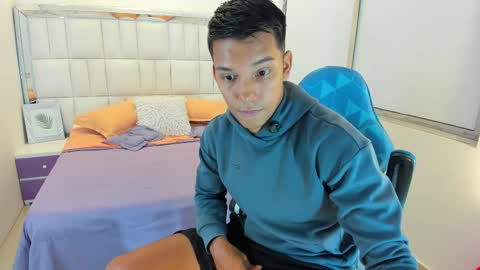 Snapshot of edwin_blaz chatting on 10/02/25, 02:51 edwin blaz. online show from 10/02/25, 02:51