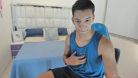 Snapshot of edwin_blaz chatting on 10/10/25, 04:22 edwin blaz. online show from 10/10/25, 04:22