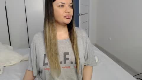 eelena4kiss online show from 02/24/25, 12:05