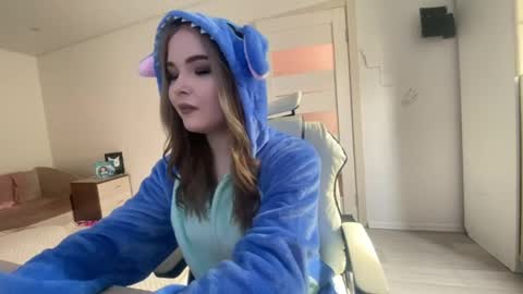 Lili online show from 05/10/26, 06:18
