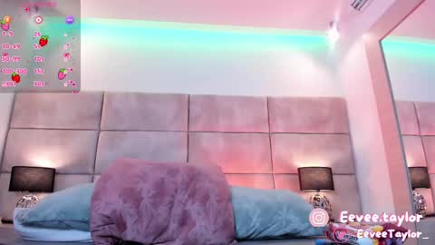 Snapshot of eevee_taylor chatting on 02/13/25, 12:11 Eevee online show from 02/13/25, 12:11