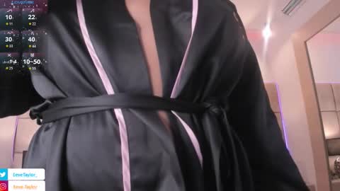 Snapshot of eevee_taylor chatting on 11/14/25, 03:16 Eevee online show from 11/14/25, 03:16