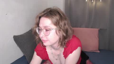 Snapshot of effa__laska chatting on 05/02/26, 08:03 effa__laska online show from 05/02/26, 08:03