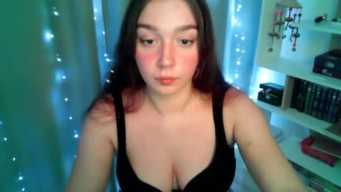 Snapshot of effie_balconii chatting on 02/22/25, 03:25 effie_balconii online show from 02/22/25, 03:25