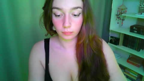 Snapshot of effie_balconii chatting on 09/29/25, 11:48 effie_balconii online show from 09/29/25, 11:48