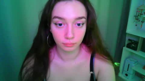 Snapshot of effie_balconii chatting on 10/17/25, 11:24 effie_balconii online show from 10/17/25, 11:24