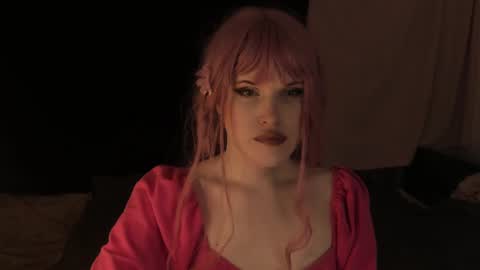 Snapshot of effiemur chatting on 01/01/25, 03:03 Effie Mur online show from 01/01/25, 03:03