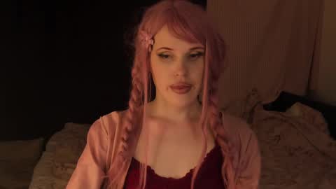 Snapshot of effiemur chatting on 01/13/25, 03:26 Effie Mur online show from 01/13/25, 03:26