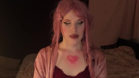 Snapshot of effiemur chatting on 01/15/25, 01:45 Effie Mur online show from 01/15/25, 01:45
