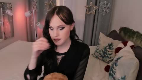 Snapshot of effiemur chatting on 01/08/26, 10:01 Effie Mur online show from 01/08/26, 10:01