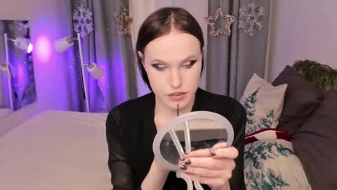 Snapshot of effiemur chatting on 01/10/26, 08:43 Effie Mur online show from 01/10/26, 08:43