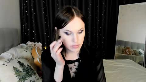 Snapshot of effiemur chatting on 01/14/26, 08:47 Effie Mur online show from 01/14/26, 08:47