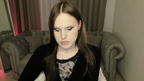 Effie Mur online show from 04/18/26, 08:53