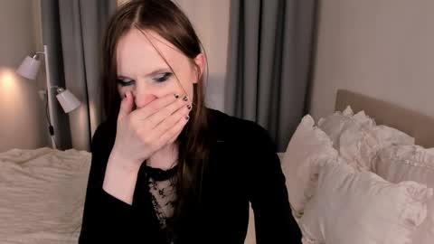 Effie Mur online show from 04/22/26, 09:05