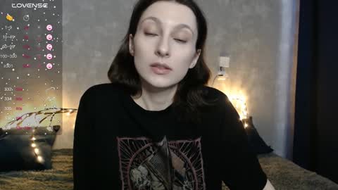 Snapshot of effy_gray chatting on 01/13/25, 07:11 Anna online show from 01/13/25, 07:11