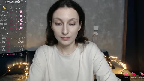 Snapshot of effy_gray chatting on 01/14/25, 09:35 Anna online show from 01/14/25, 09:35